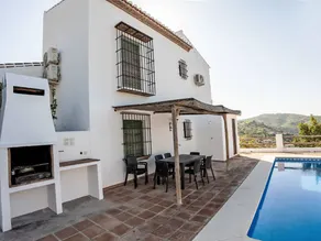 House with barbeque, terrace & private pool | Dogs allowed - Image 4