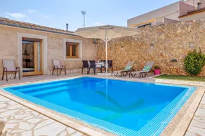 Holiday home with barbeque, pool & terrace - Image 4