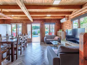 Fully equipped house with terrace, garden & private pool | Pets are welcome - Image 3