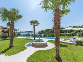 Charming holiday apartment with barbeque, terrace & pool | Sea view - Image 4