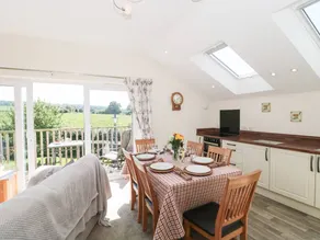 Cottage with 2 rooms for 4 persons - Image 5