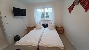 Dedicated room with terrace - Image 5