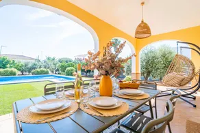 Holiday home with garden, private pool & barbeque - Image 5