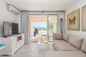 Appartement de vacances avec jardin, terrasse et piscine | Vue mer - Image 2
