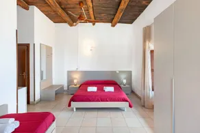 Chambre chez l'habitant avec piscine, terrasse et internet haut débit | Vue mer - Image 3