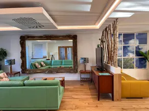 Apartment with garden - Image 3