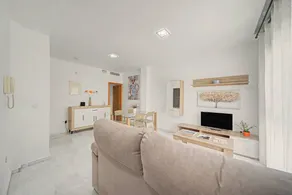 Apartment | City view | Perfect for remote work - Image 4