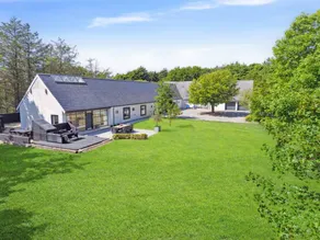 House with terrace, sauna & barbecue - Image 2