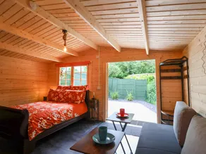 Cottage with garden - Image 3