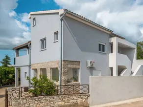 Apartment with garden, barbecue & terrace | Sea view - Image 2