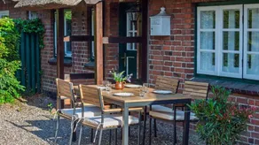 House with garden, terrace & BBQ - Image 2