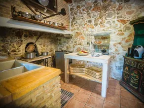 Appartement avec jardin, barbecue et piscine privée - Image 4