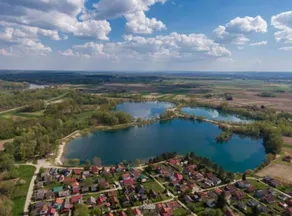 Lotus Pearl Lake Retreat Apartments - One Bedroom Apartment with Terrace and Sauna - Image 4