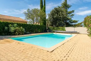 Agréable maison avec piscine, jardin et barbecue | Vue montagne - Image 2
