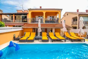 Family-oriented pleasant holiday home with pool, terrace & barbecue | Pets allowed - Image 2