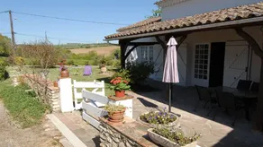 Holiday home with barbeque, terrace & garden | Garden view - Image 5
