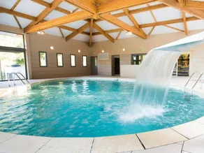 Merveilleuse chambre chez l'habitant adaptée aux familles avec piscine chauffée et terrasse | Vue jardin | Avec animaux autorisés - Image 3