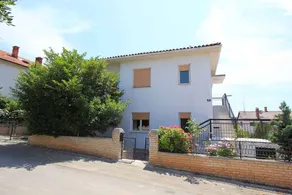 House with BBQ, terrace & garden - Image 3