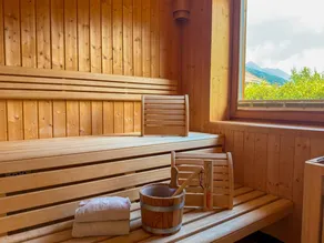 Chalet with sauna between forest and mountains - Image 5