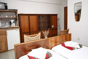 Pleasant private room with garden & terrace | Sea view | Dogs allowed - Image 3