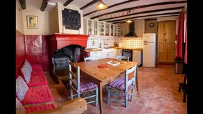 Longère avec barbecue, piscine et jardin | Vue montagne | Idéale pour le télétravail - Image 3