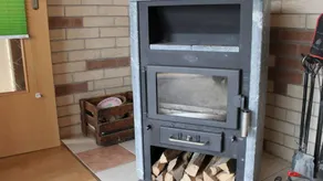 Holiday home with barbecue, garden & terrace - Image 4