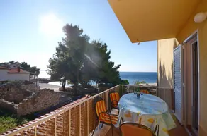 Holiday apartment with BBQ & terrace | Sea view - Image 4