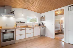 Holiday home with terrace - Image 5