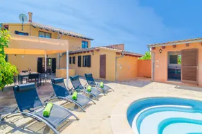 Villa with garden, private pool & barbeque - Image 4