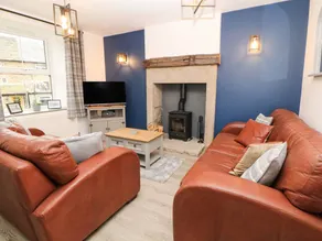 Cottage with terrace, BBQ & garden - Image 5