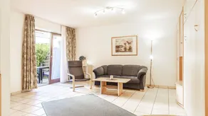 Flat with garden & terrace - Image 4