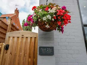 Cottage with garden - Image 3