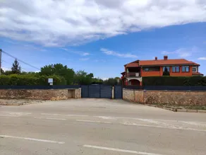 Apartamento con jardín, terraza y piscina climatizada - Image 5