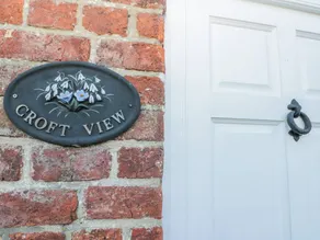 Cottage with garden - Image 3