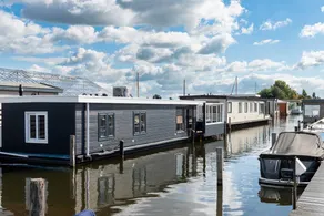 Chambre chez l'habitant entièrement équipée avec terrasse | Vue lac - Image 2