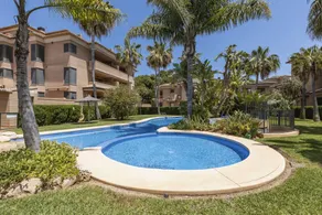 Fully equipped charming flat with terrace, pool & garden - Image 2