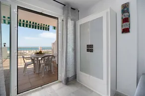 Flat with terrace | Sea view | Beach nearby | Perfect for remote work - Image 4