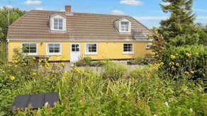 House with terrace & garden - Image 2