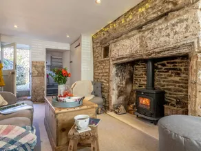 Cottage with garden - Image 2