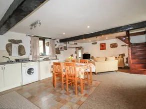 Family-oriented nice cottage with garden - Image 5