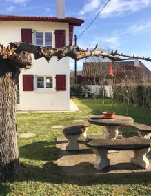 Ferienhaus mit Terrasse und Garten | Gartenblick - Image 2
