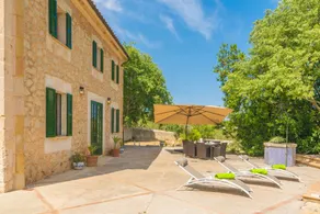 Villa with terrace, barbeque & garden - Image 4