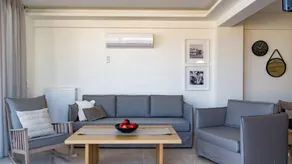 Apartment with private pool, garden & terrace - Image 3