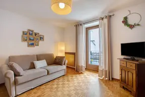 Charming Appartamento Delfine in central La Salle with balcony and mountain views - Image 5