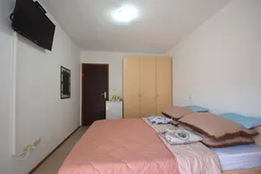 Dedicated room with terrace | Garden view - Image 4