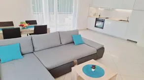 Apartamento con jardín, barbacoa y terraza - Image 5