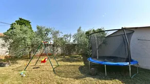 Ferienhaus mit Grill, Terrasse und Garten - Image 5