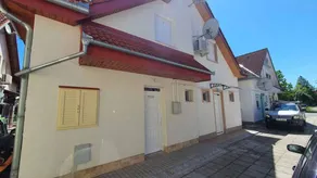 Flat with terrace - Image 4