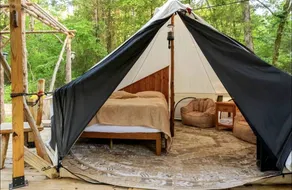 Cozy Bell Tent Retreat with Oak Bar Deck near Nature Trails, Honey Grove, TX - Image 3