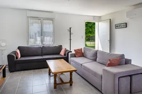 Family-friendly house with garden, pool & terrace | Lake view - Image 3